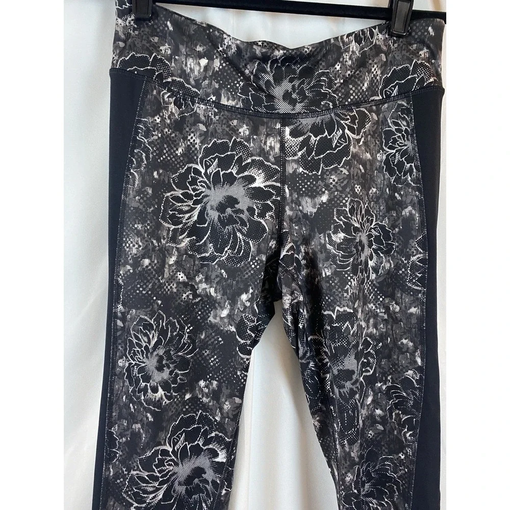 Tek Gear Women's Size‎ Large Black Gray Floral Leggings 21